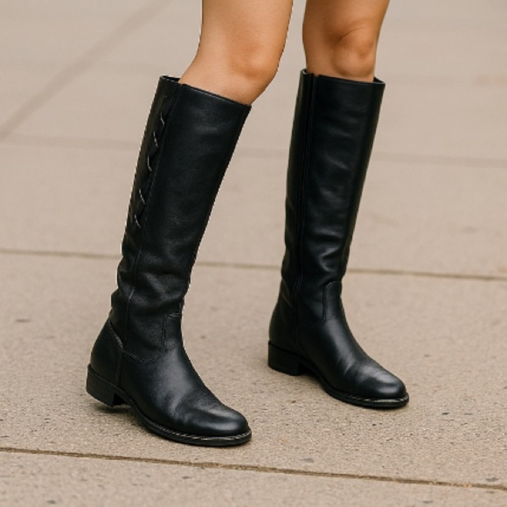 ARTURO CHIANG women’s 7M black riding boots.